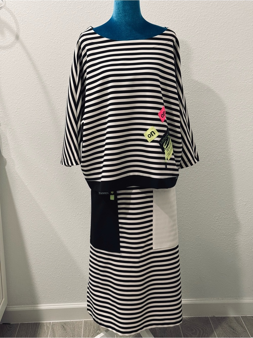 Striped Black & White Boatneck Top and Skirt with Neon Patch Detail perfect cond
